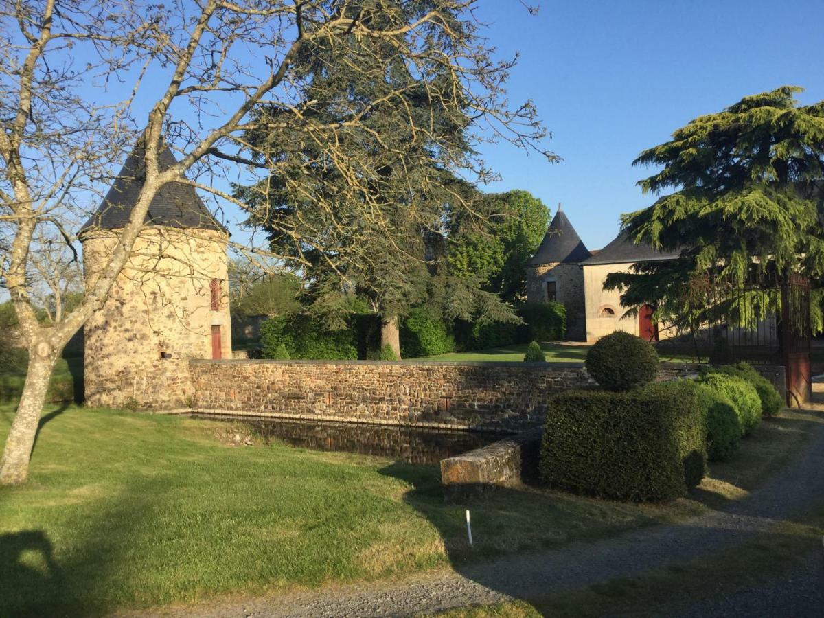 Logis De La Helberdiere Cosse-en-Champagne Exterior photo